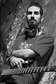 brad delson pozadí